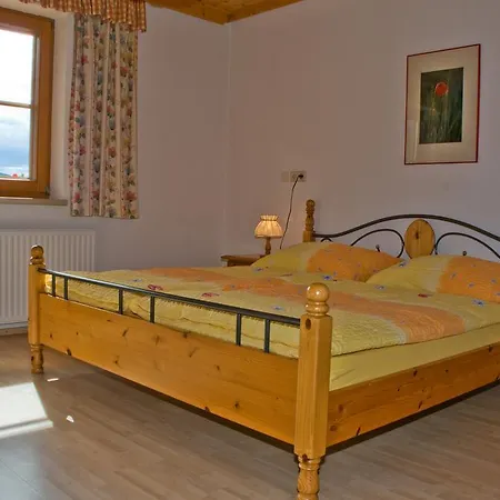 勒澄霍夫公寓 湖畔的费尔德